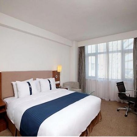 Holiday Inn Express Tianjin Binhai Exterior photo