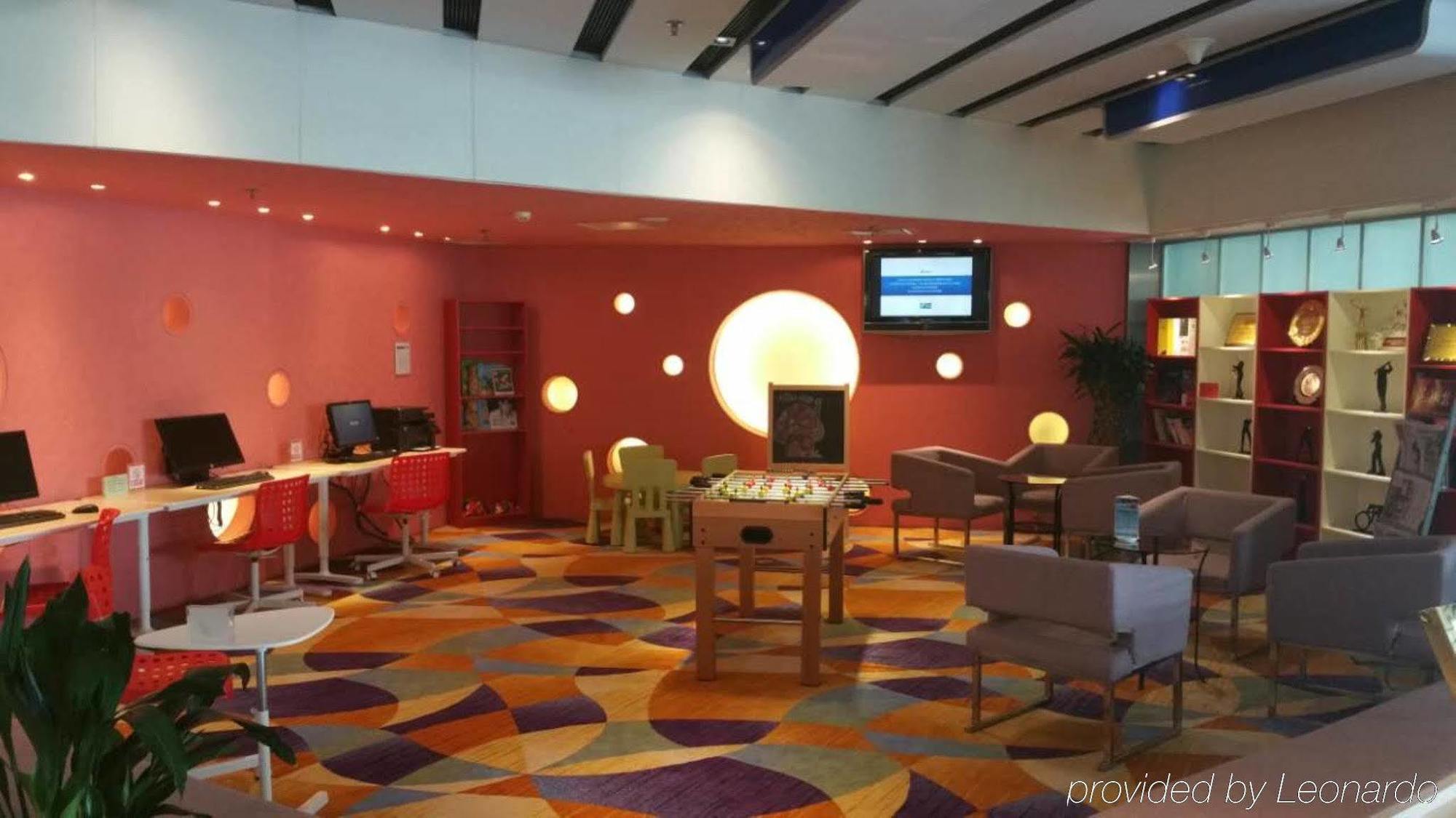 Holiday Inn Express Tianjin Binhai Exterior photo