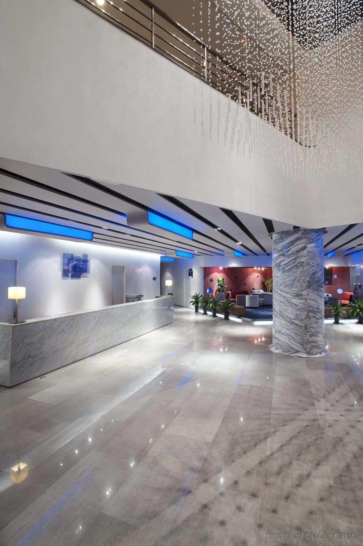 Holiday Inn Express Tianjin Binhai Exterior photo