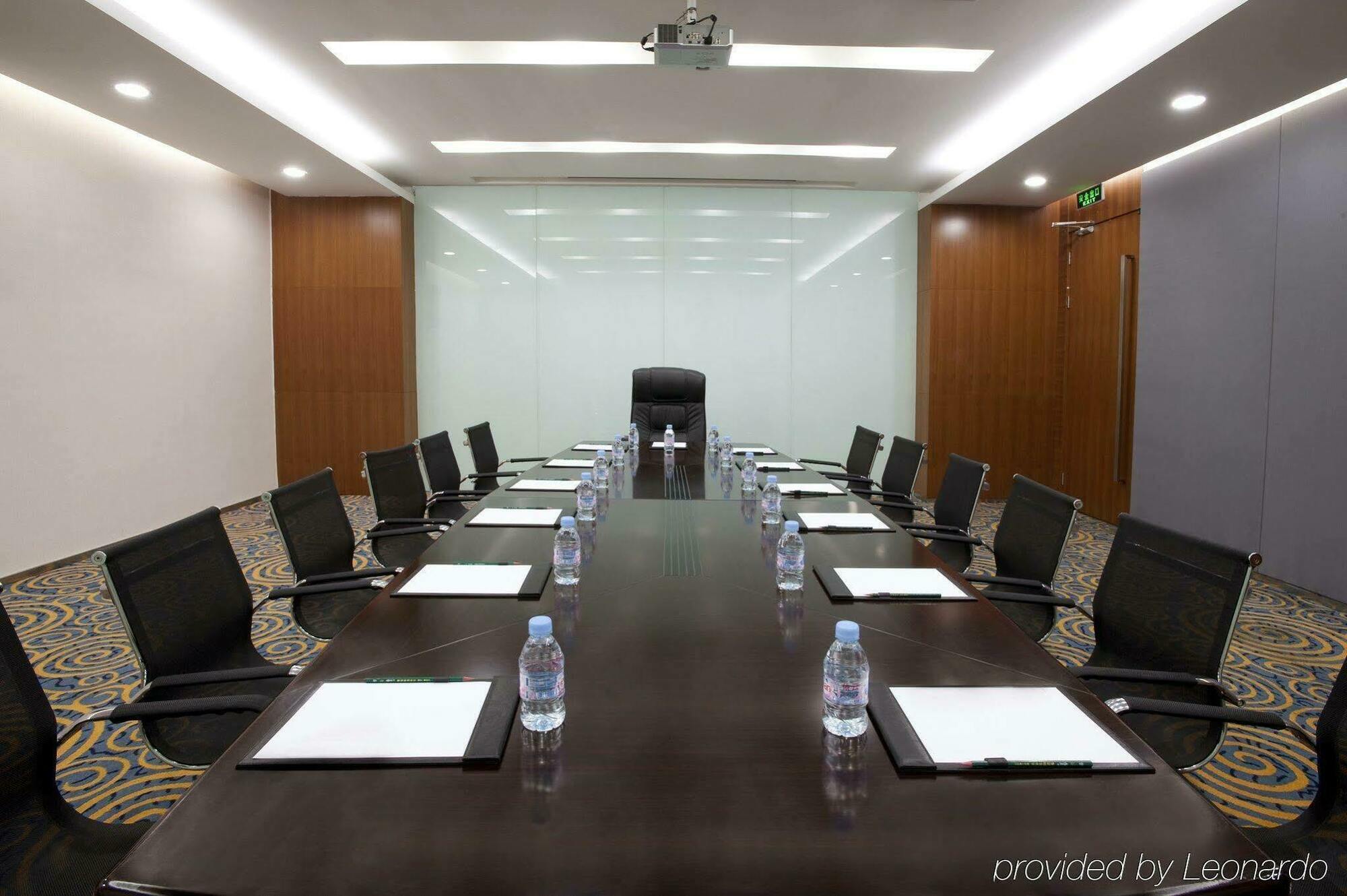 Holiday Inn Express Tianjin Binhai Exterior photo